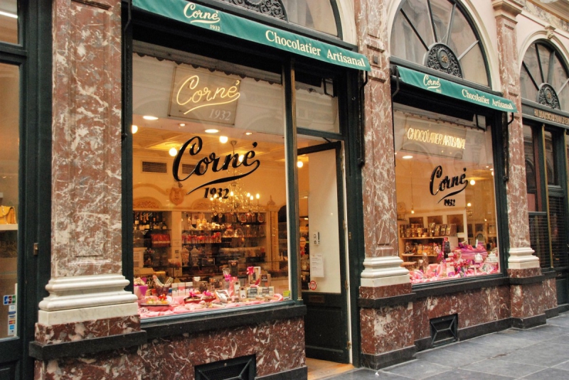 chocolaterie-SAUZE-min_chocolate_chocolaterie_shop_luxury_chic_gallery_brussels_belgium-558146